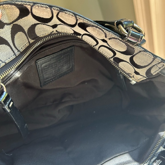 Coach Black and Cream Signature Shoulder Bag - Picture 5 of 12